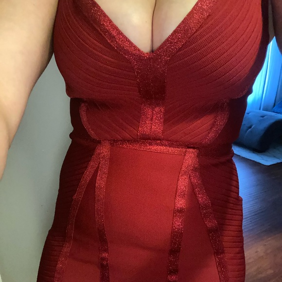 Sexy Flattering Stretchy Bandage V Neck Bodycon Dress - Burgundy - Picture 5 of 13